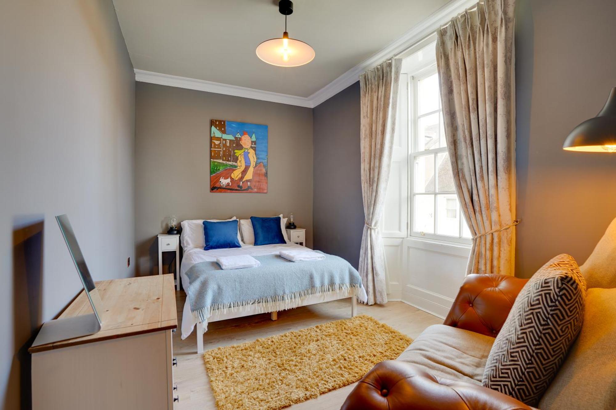 Little Edge: Bright And Modern *